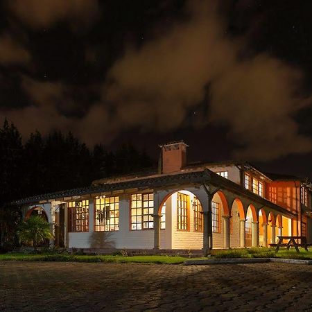 Hosteria San Carlos Tababela Dış mekan fotoğraf