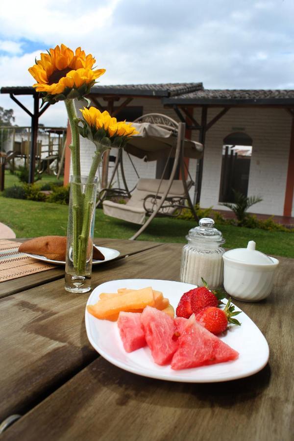 Hosteria San Carlos Tababela Dış mekan fotoğraf