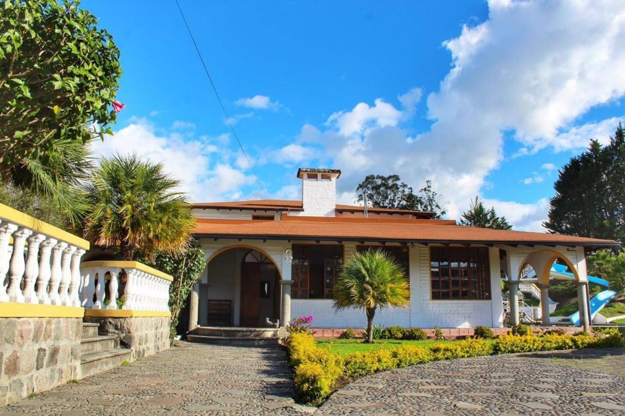 Hosteria San Carlos Tababela Dış mekan fotoğraf